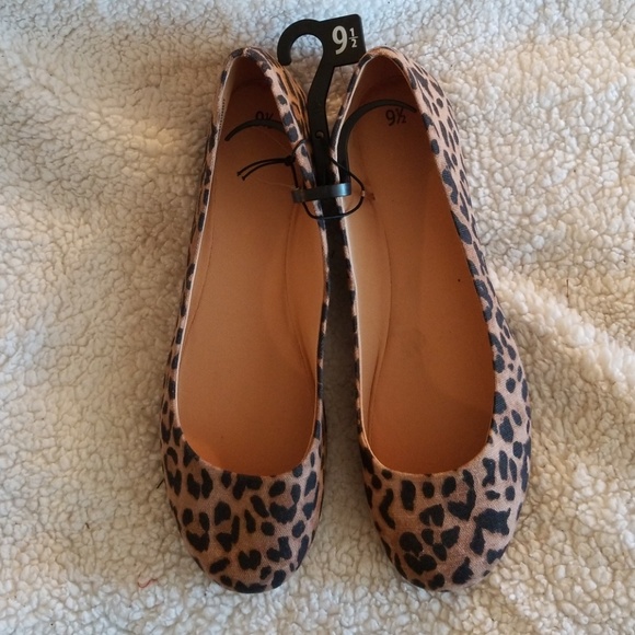 Time and Tru Shoes - Cheetah flats